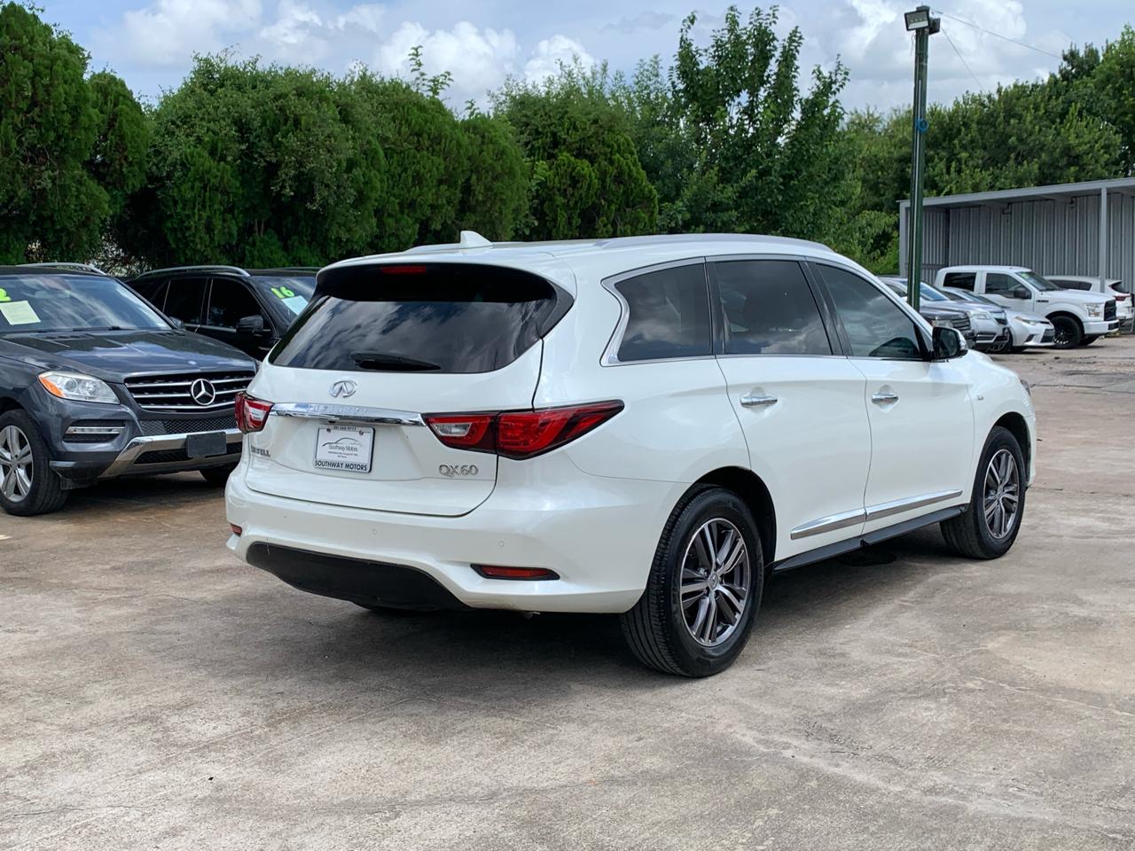 Infiniti QX60 Base FWD 2018