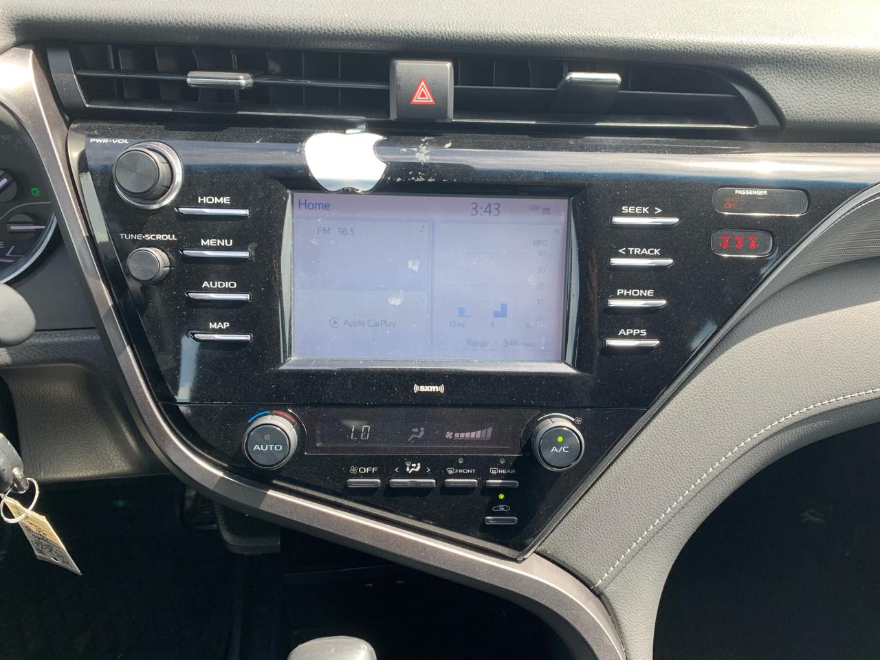 Toyota Camry SE 2020