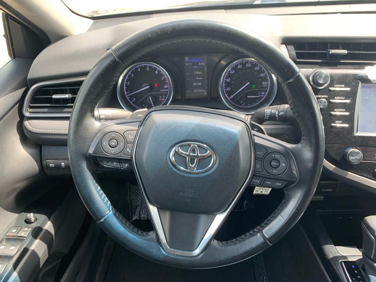 Toyota Camry SE 2020
