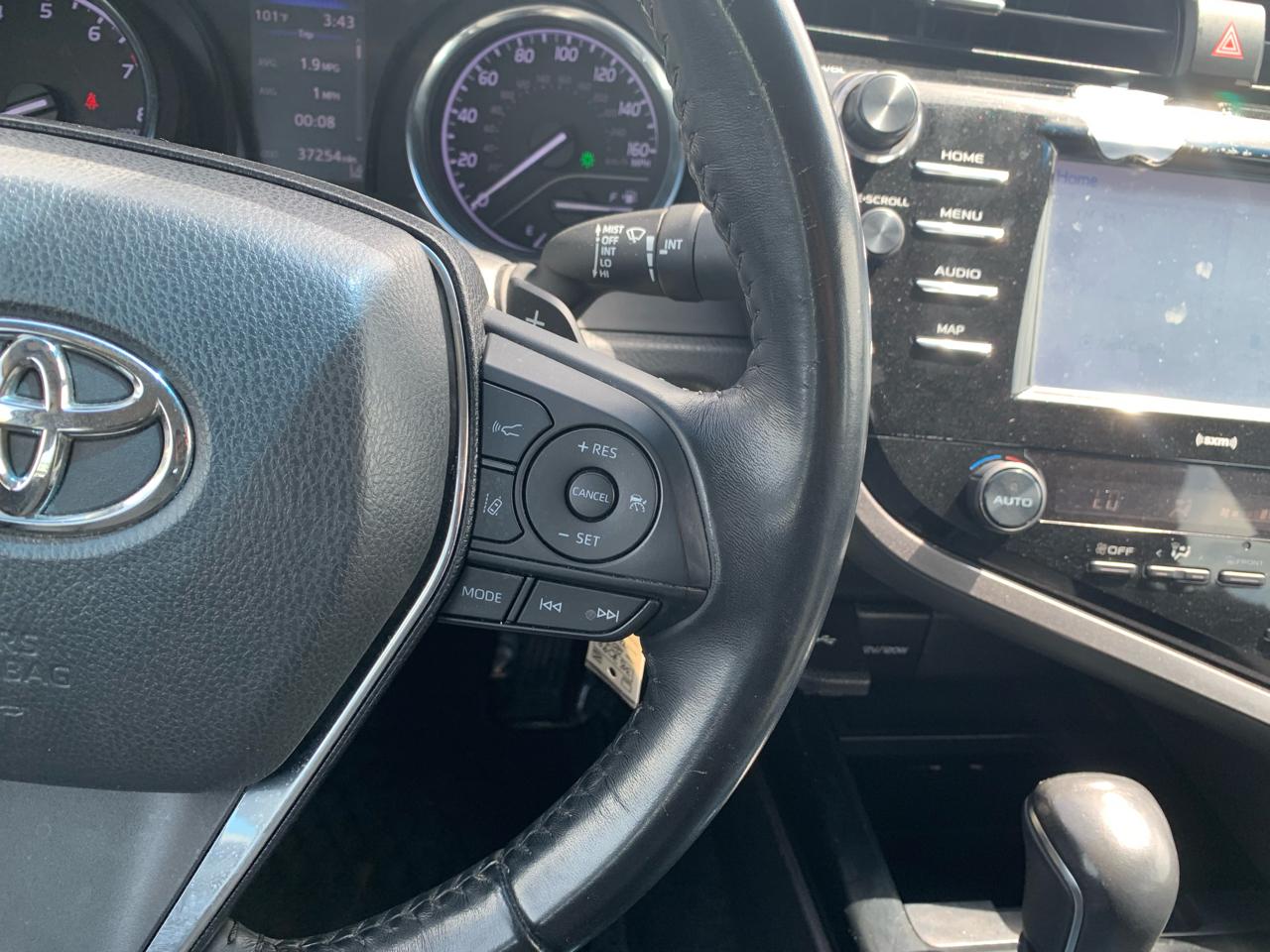Toyota Camry SE 2020