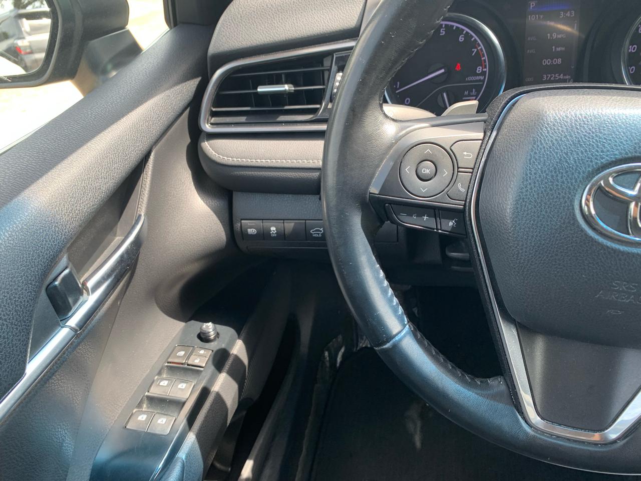 Toyota Camry SE 2020