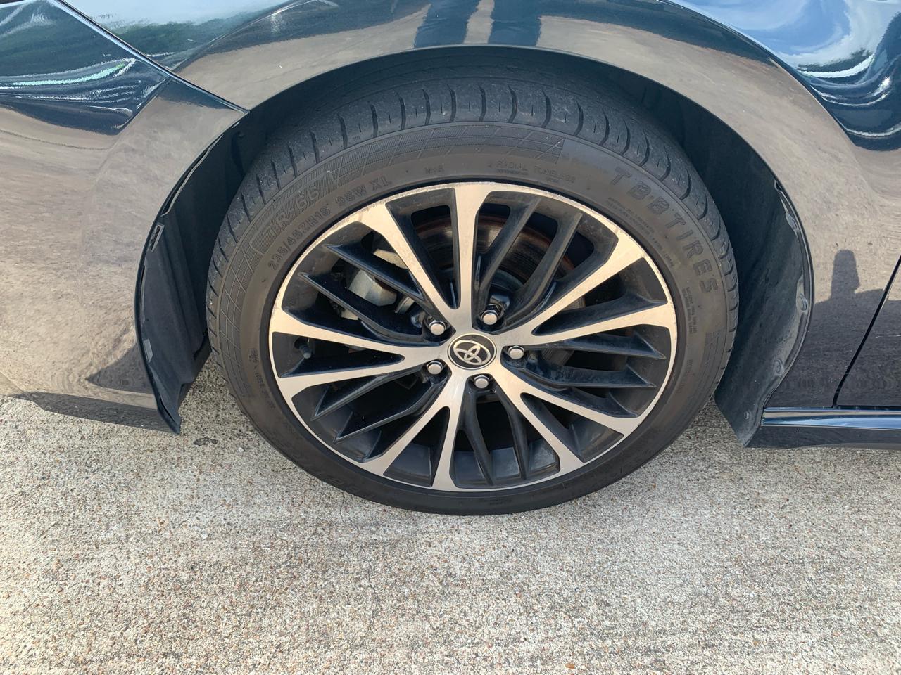 Toyota Camry SE 2020