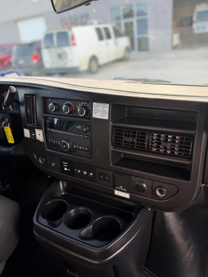GMC Savana G3500 177 in. 2020