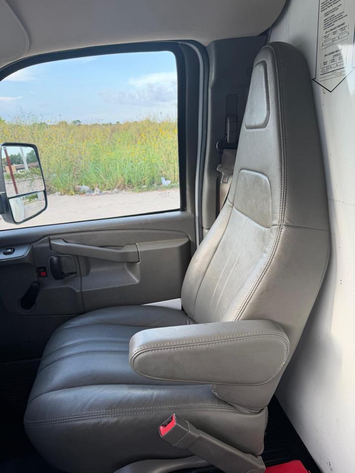 GMC Savana G3500 177 in. 2020