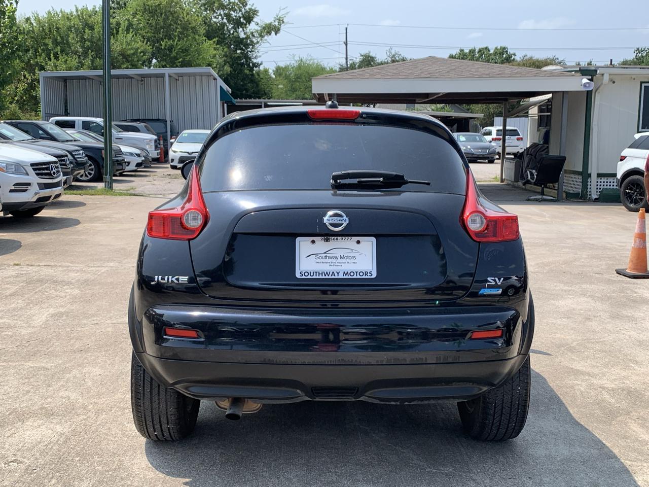 Nissan Juke S FWD 2012