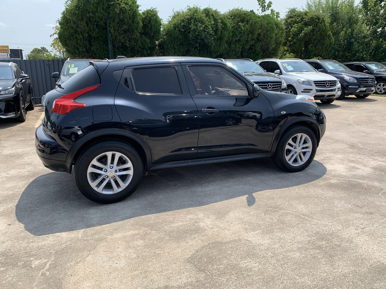 Nissan Juke S FWD 2012