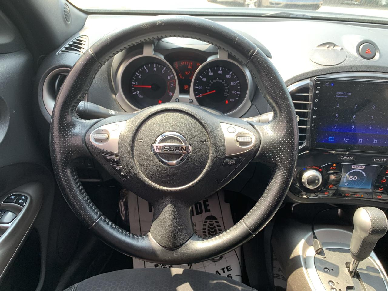 Nissan Juke S FWD 2012
