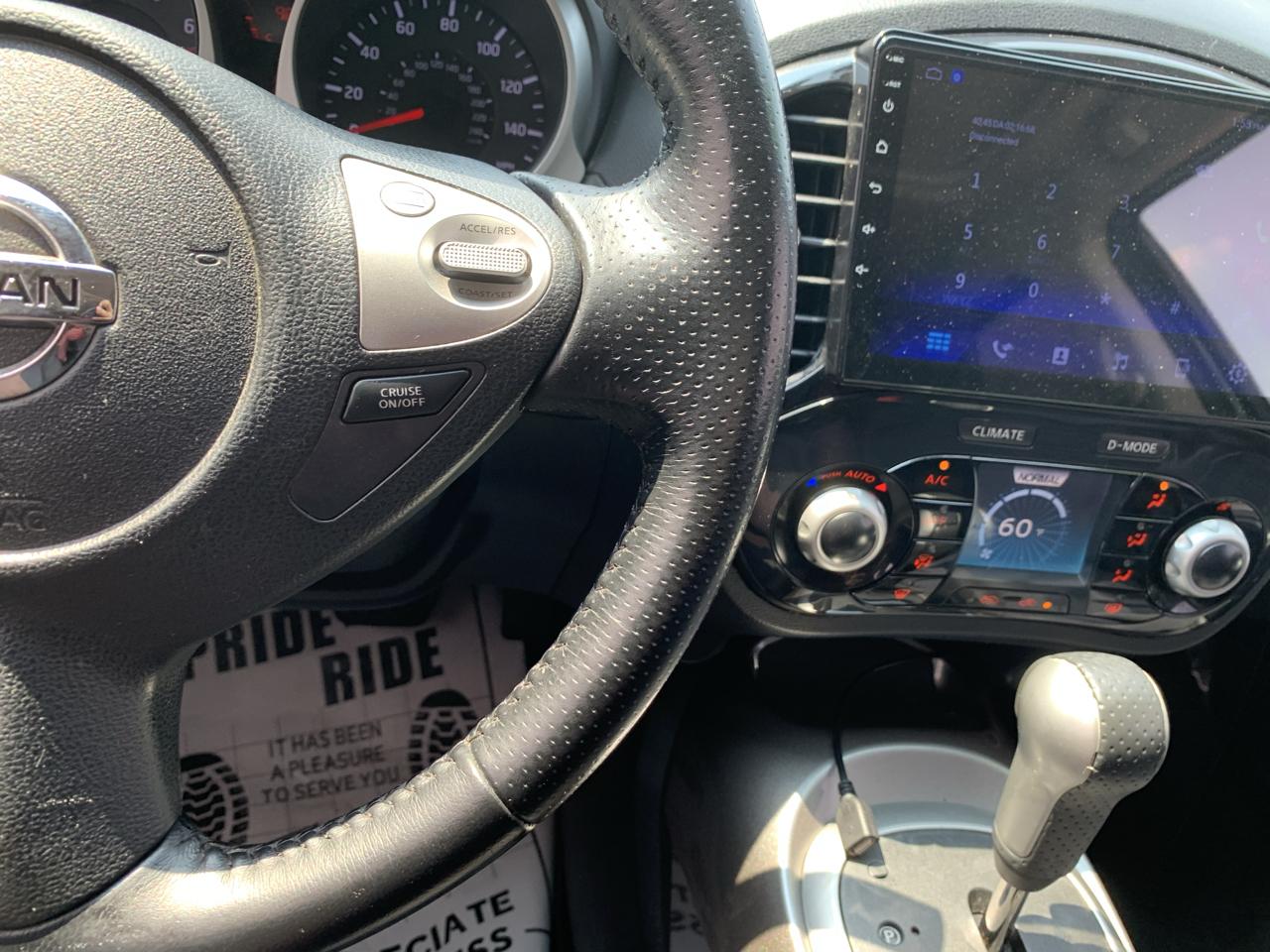 Nissan Juke S FWD 2012