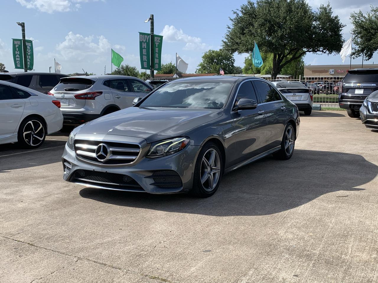 Mercedes-Benz E-Class E300 Luxury 4MATIC Sedan 2017