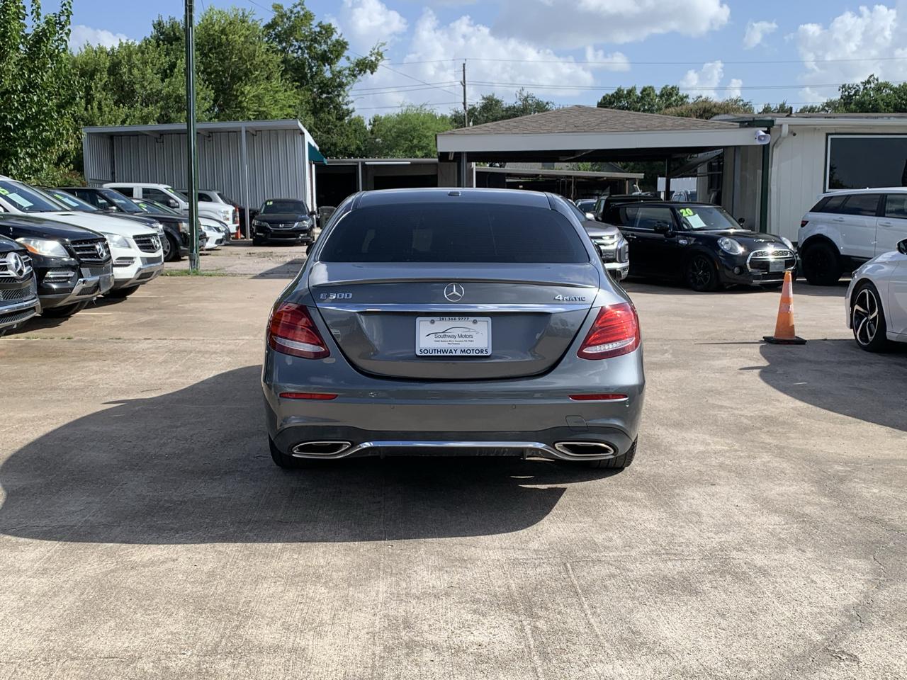 Mercedes-Benz E-Class E300 Luxury 4MATIC Sedan 2017