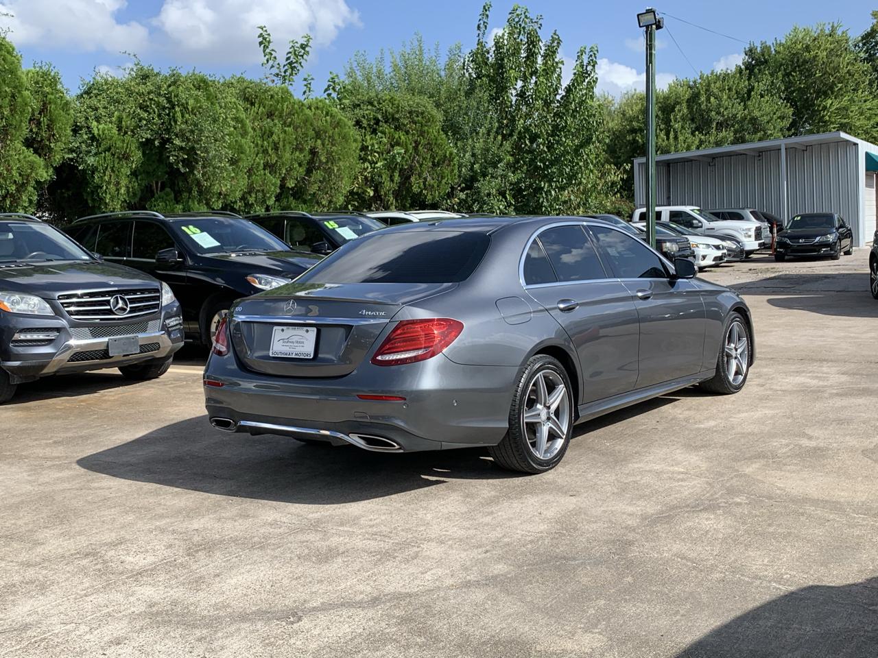 Mercedes-Benz E-Class E300 Luxury 4MATIC Sedan 2017