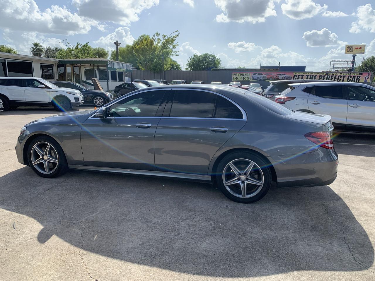 Mercedes-Benz E-Class E300 Luxury 4MATIC Sedan 2017