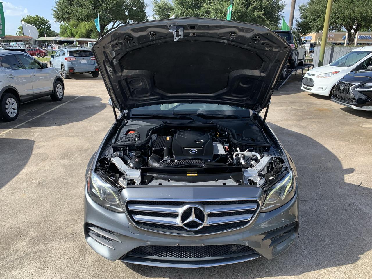 Mercedes-Benz E-Class E300 Luxury 4MATIC Sedan 2017