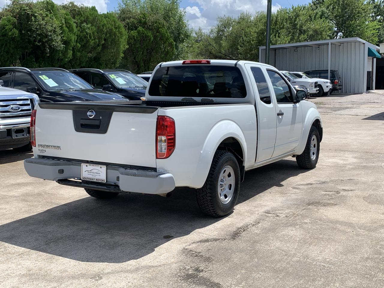 Nissan Frontier SV King Cab I4 5MT 2WD 2018