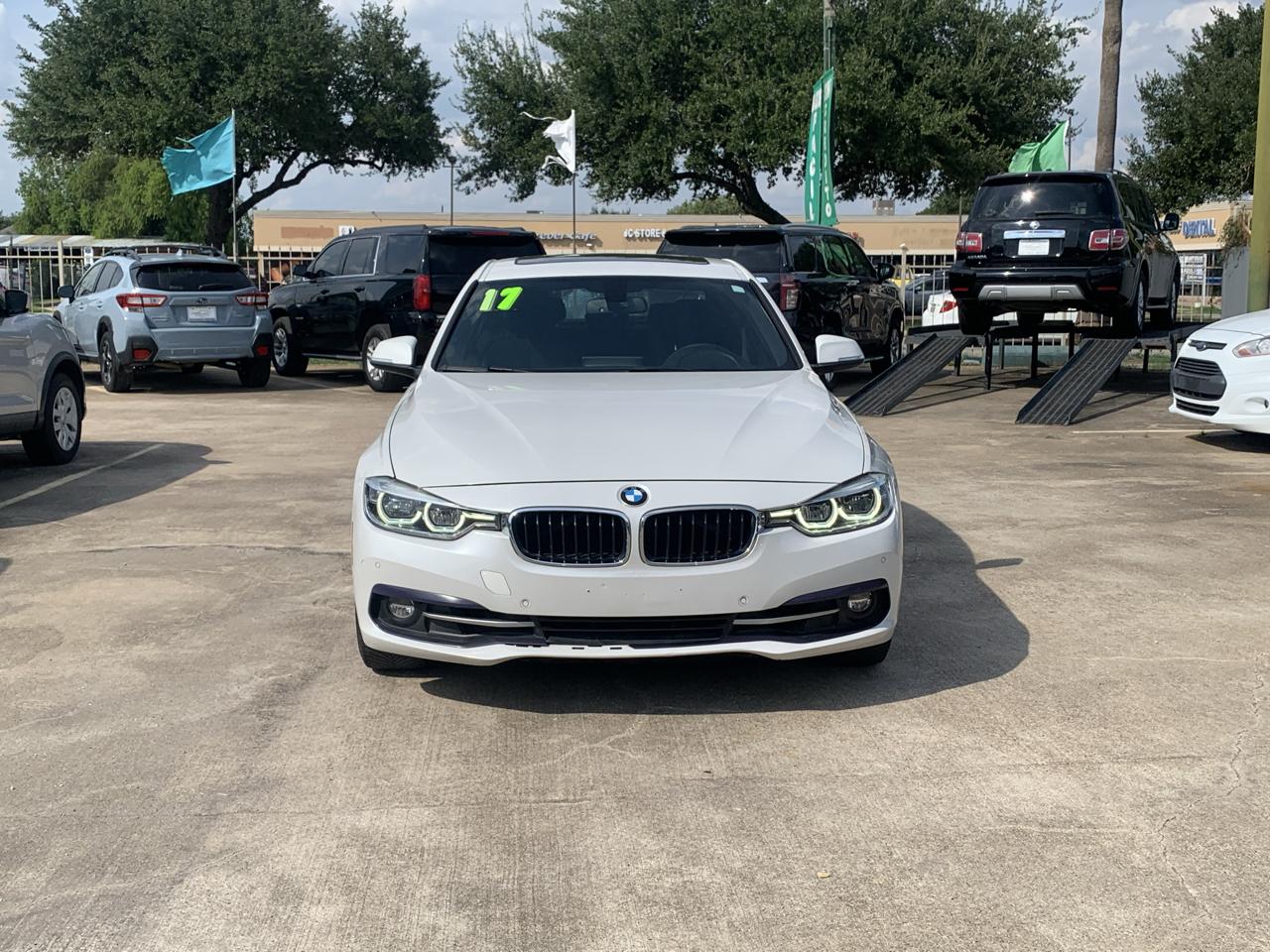 BMW 3-Series 330i SULEV Sedan 2017