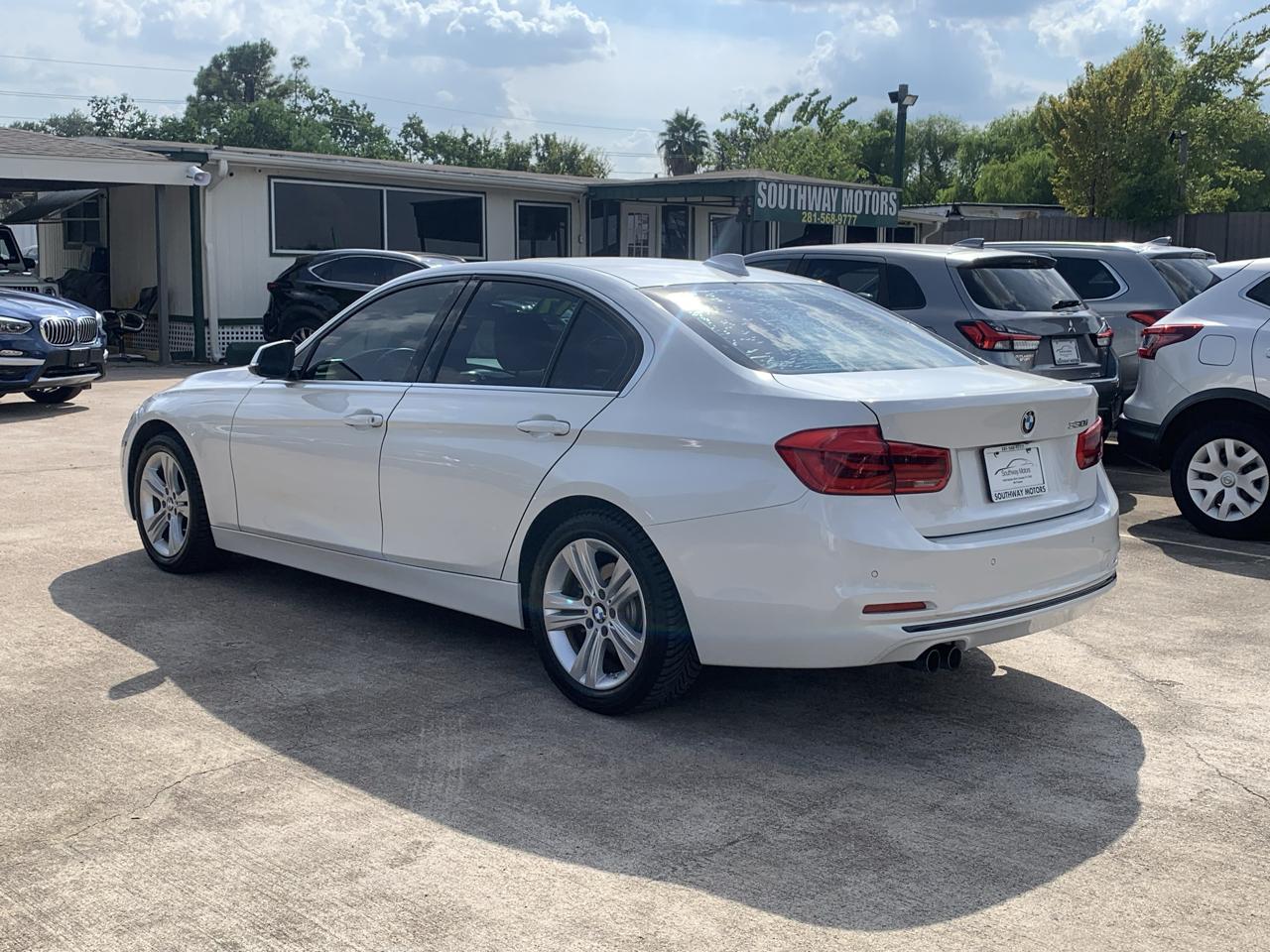 BMW 3-Series 330i SULEV Sedan 2017