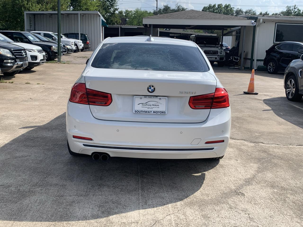BMW 3-Series 330i SULEV Sedan 2017