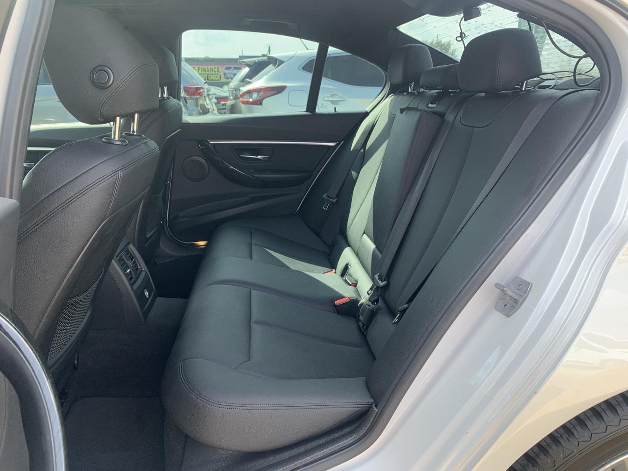 BMW 3-Series 330i SULEV Sedan 2017