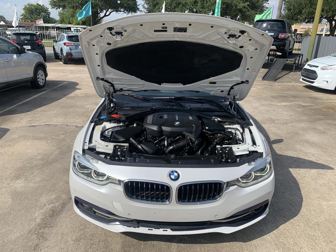 BMW 3-Series 330i SULEV Sedan 2017