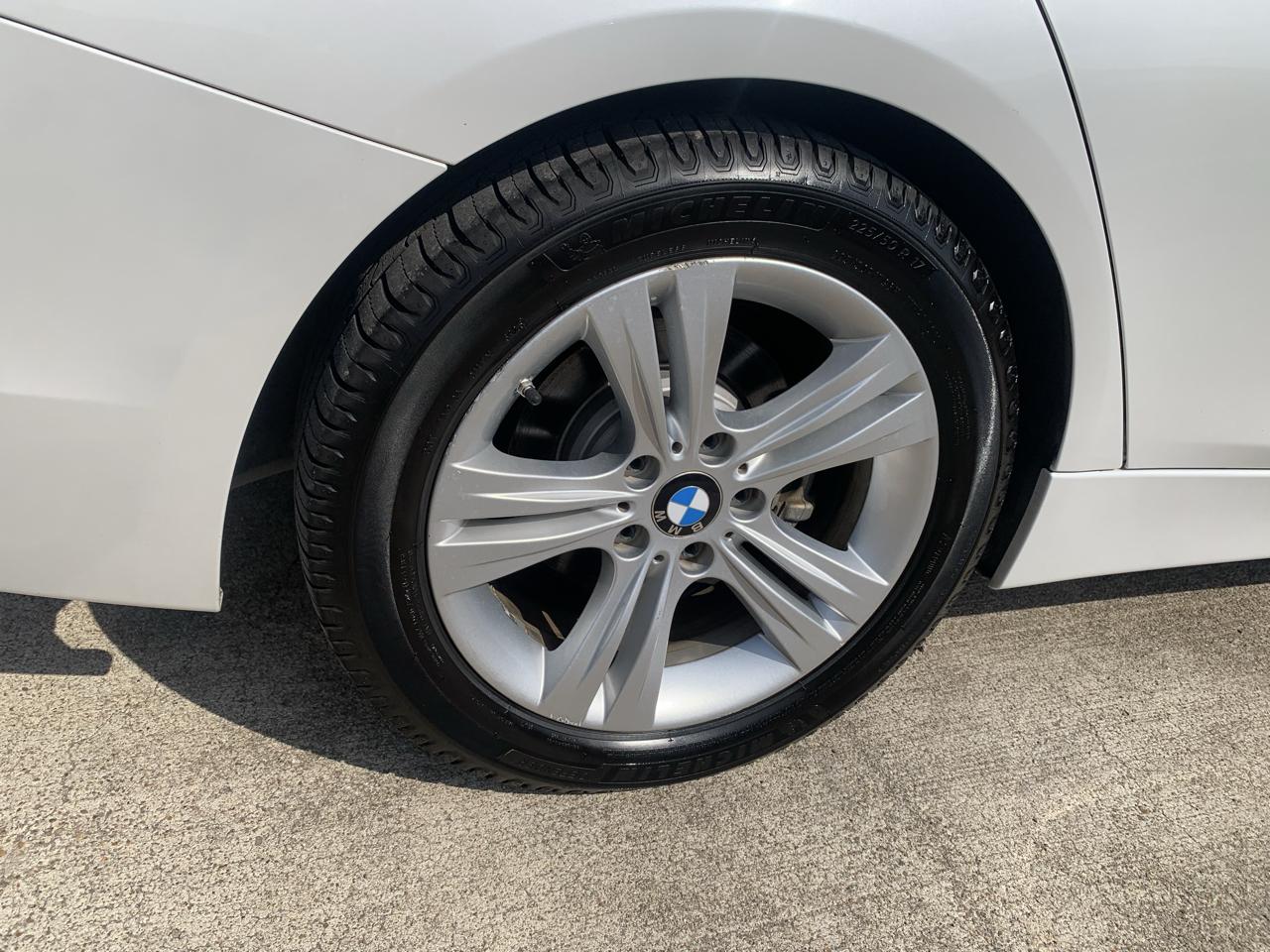 BMW 3-Series 330i SULEV Sedan 2017