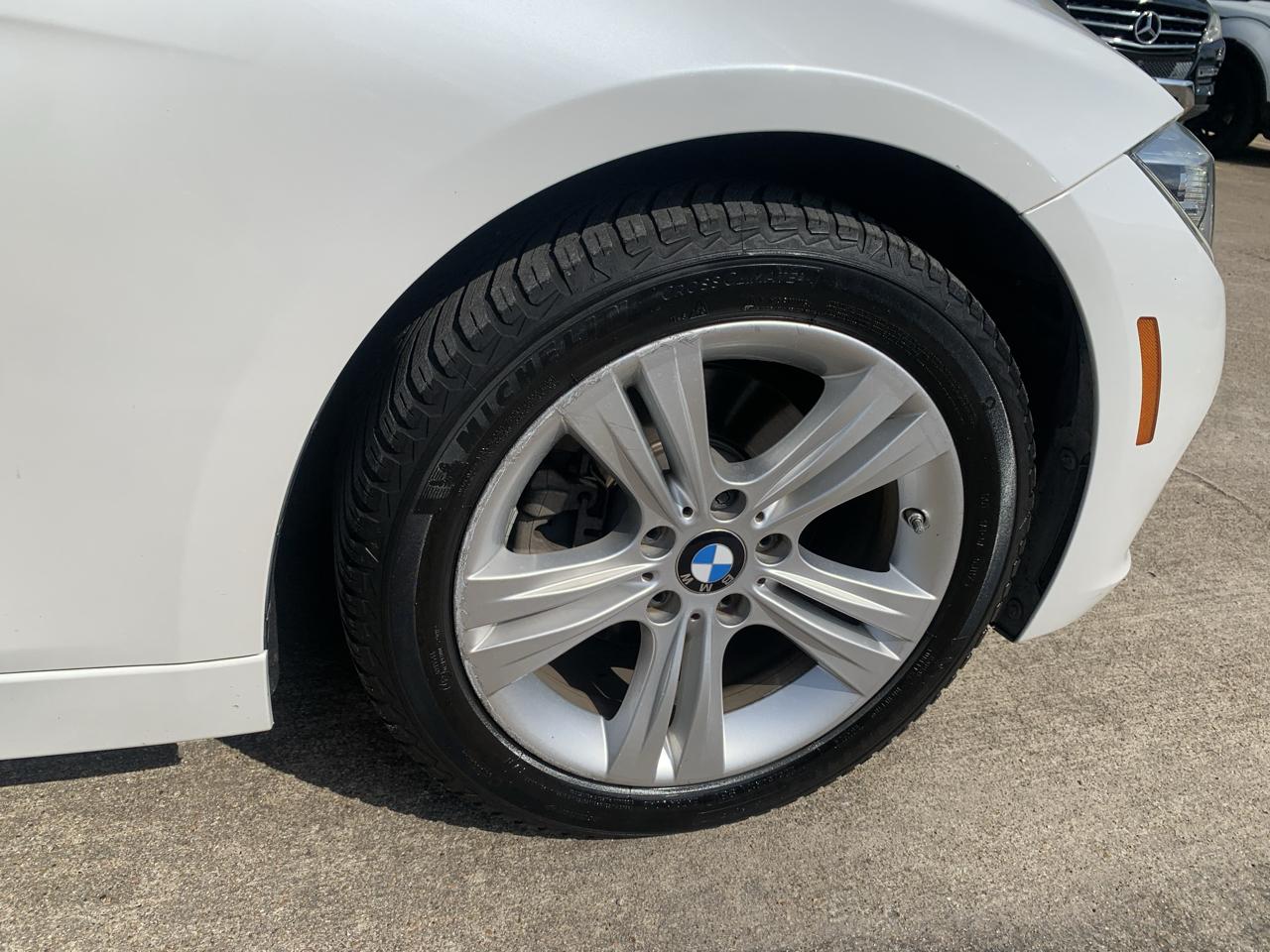 BMW 3-Series 330i SULEV Sedan 2017