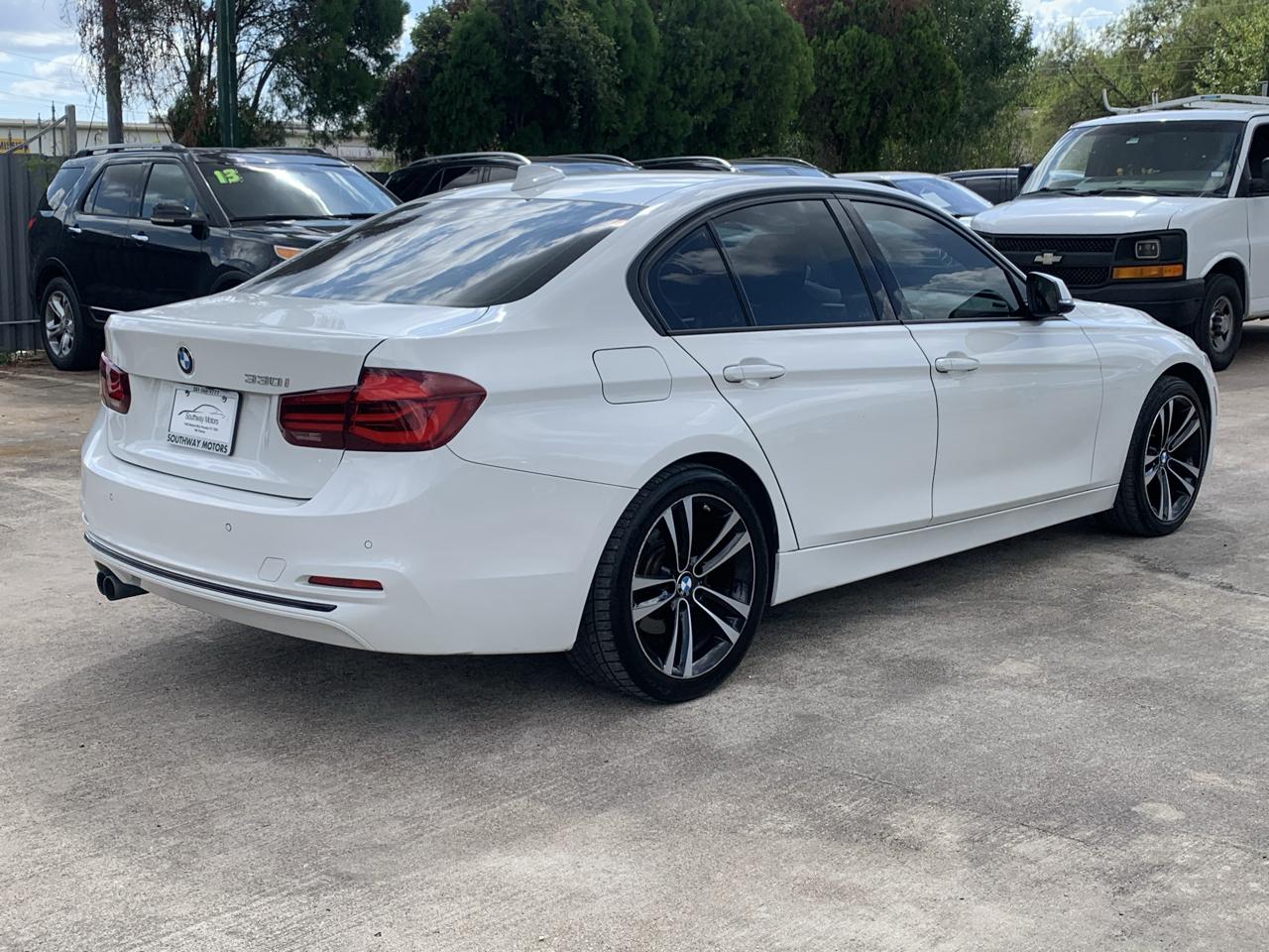 BMW 3-Series 330i SULEV Sedan 2018