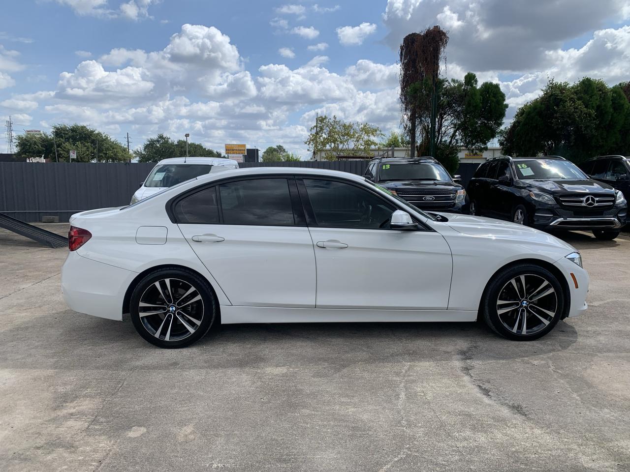 BMW 3-Series 330i SULEV Sedan 2018