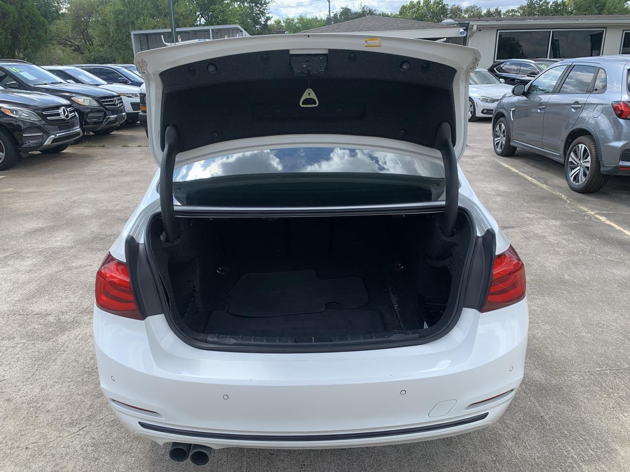 BMW 3-Series 330i SULEV Sedan 2018