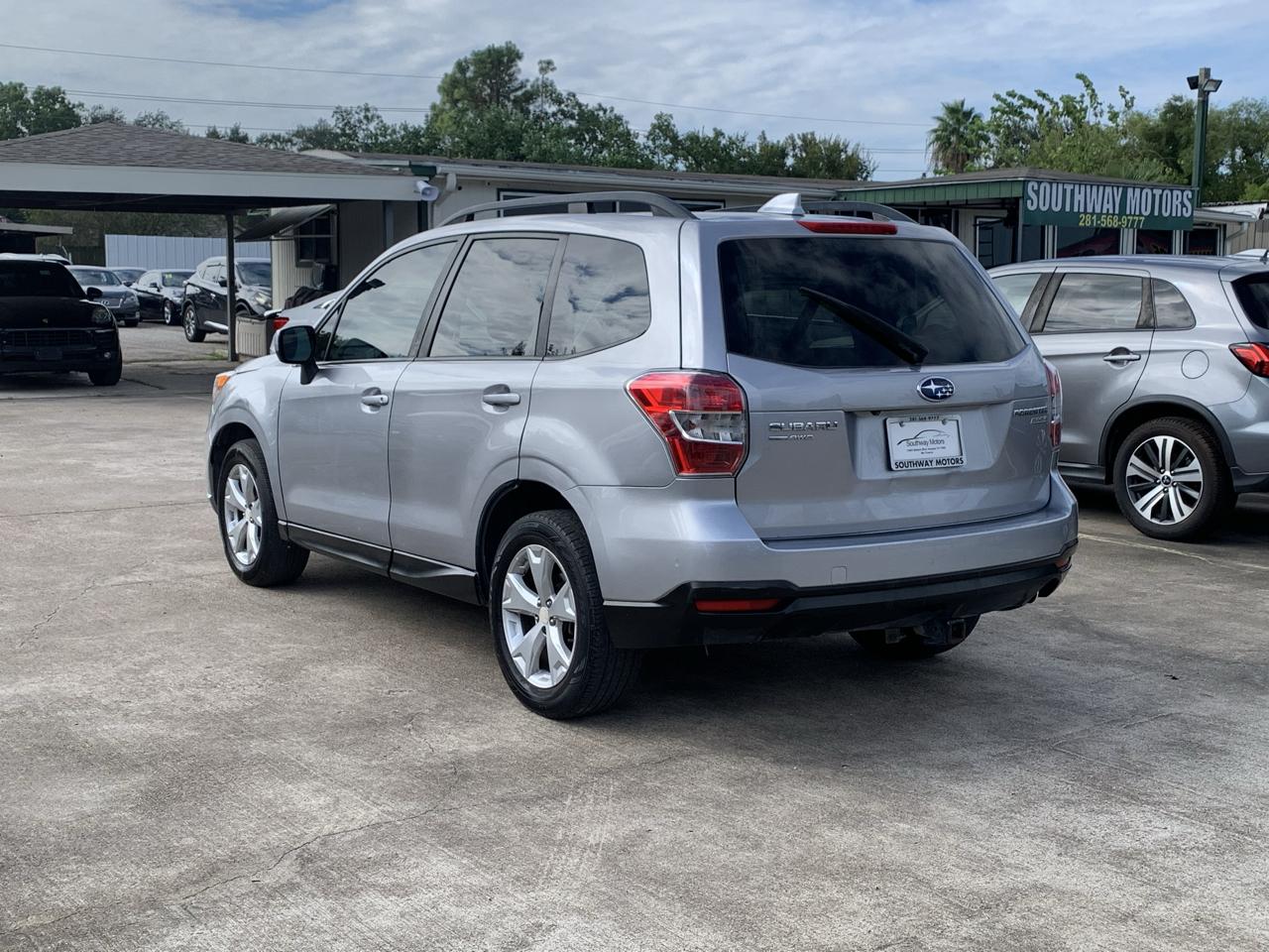 Subaru Forester 2.5i Premium PZEV CVT 2016