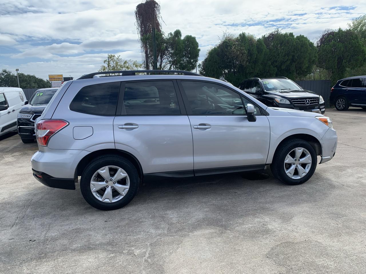 Subaru Forester 2.5i Premium PZEV CVT 2016