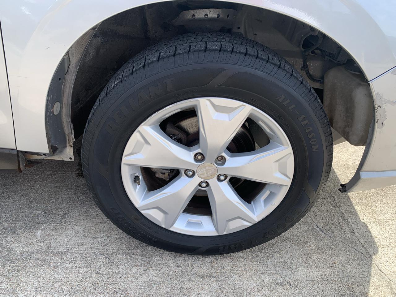 Subaru Forester 2.5i Premium PZEV CVT 2016