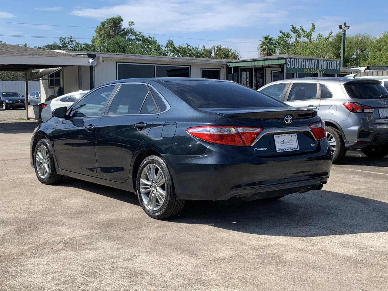 Toyota Camry SE 2015