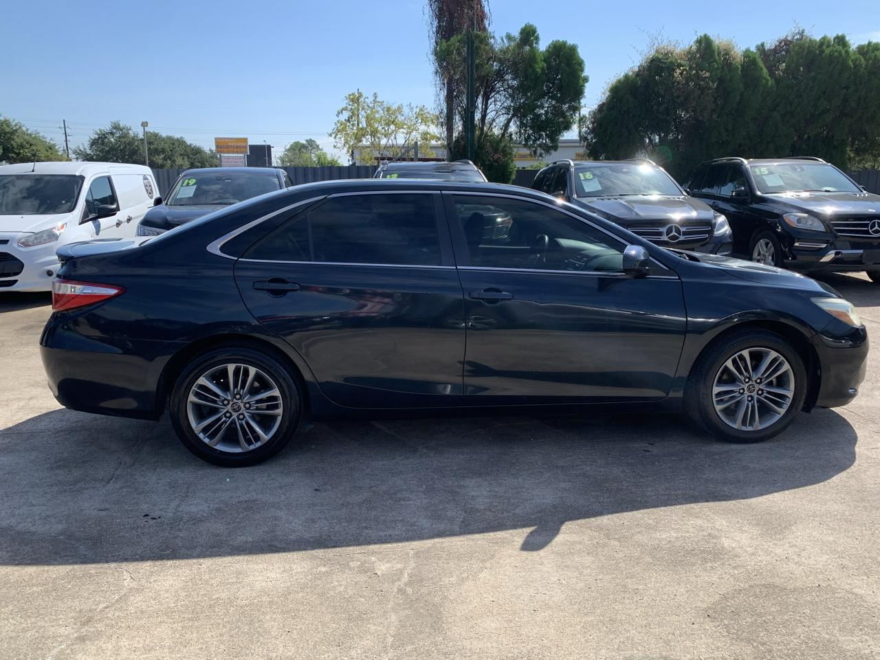 Toyota Camry SE 2015