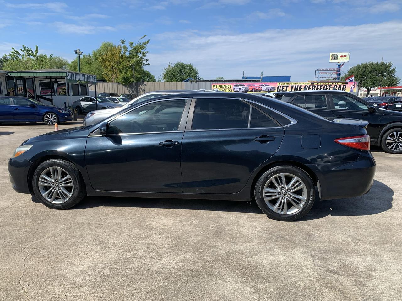 Toyota Camry SE 2015