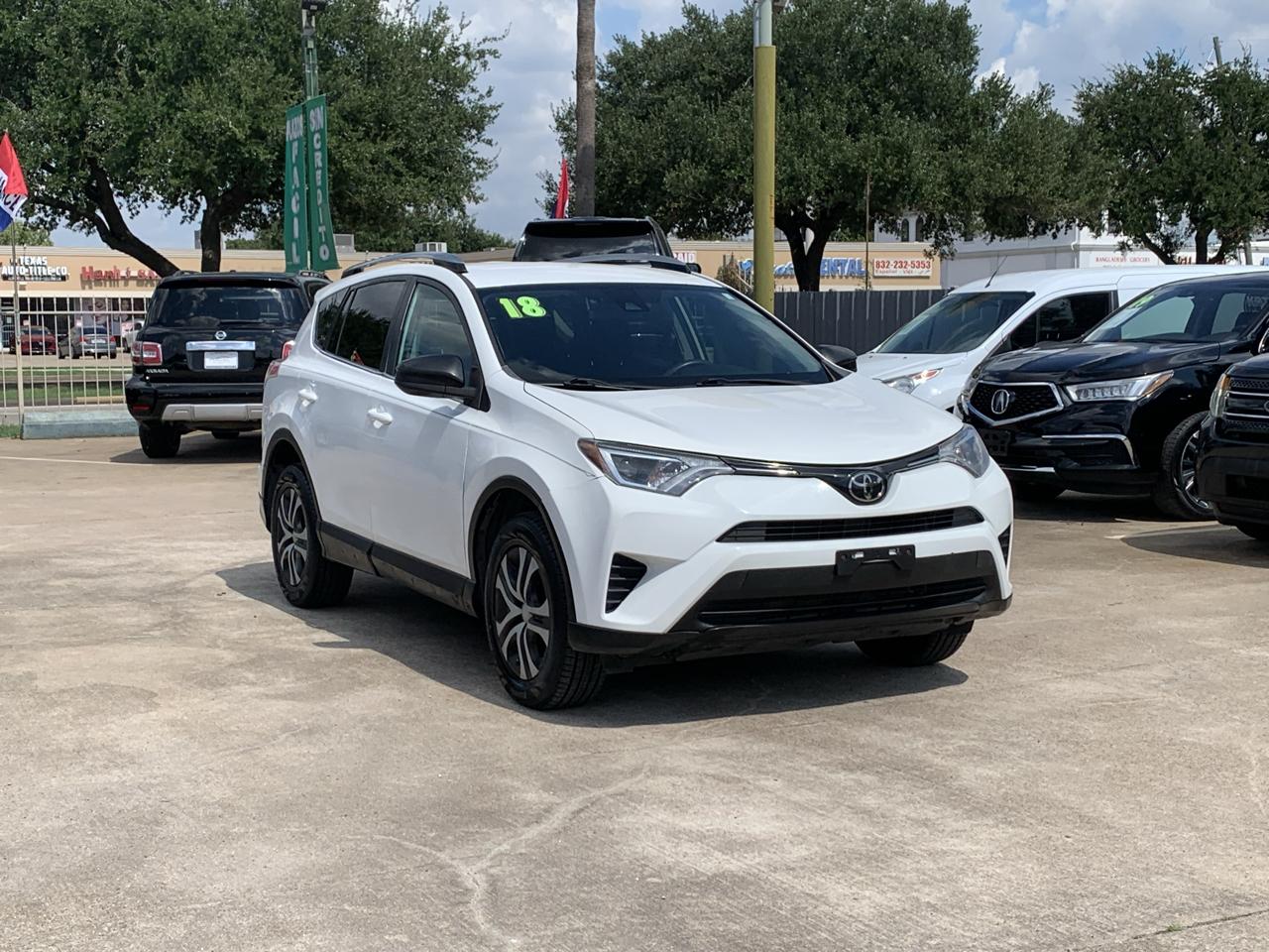 Toyota RAV4 LE FWD 2018