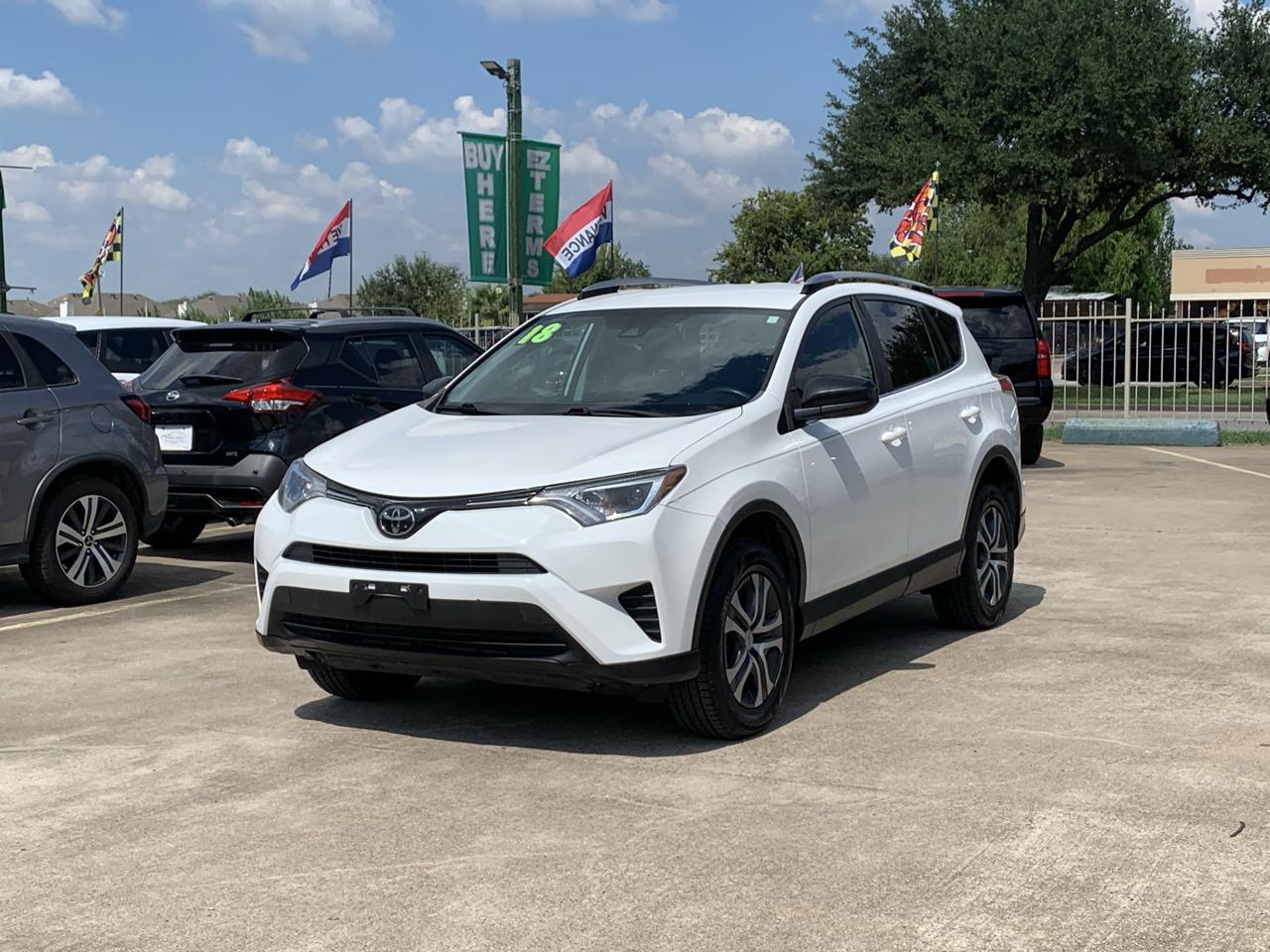 Toyota RAV4 LE FWD 2018