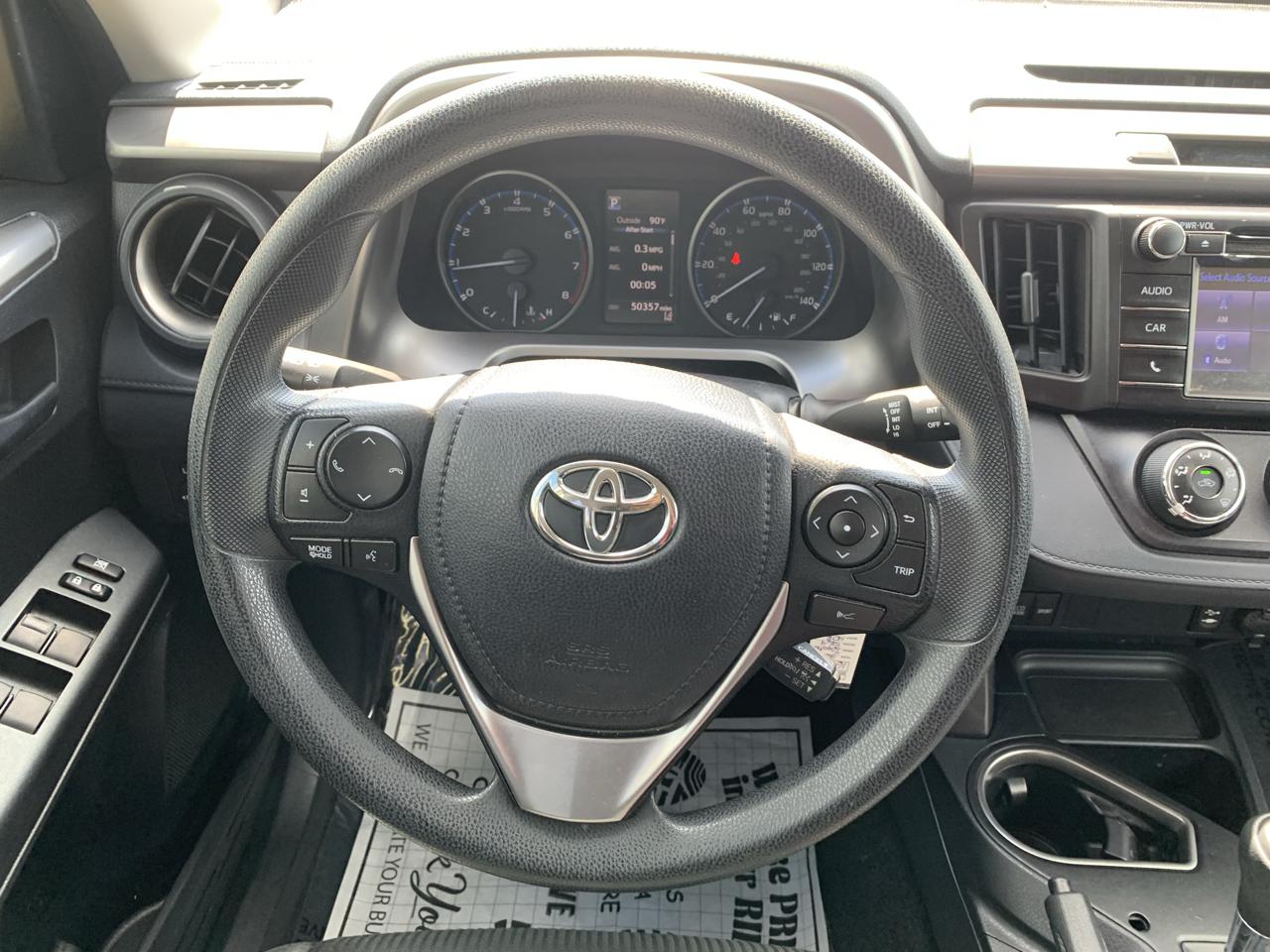 Toyota RAV4 LE FWD 2018