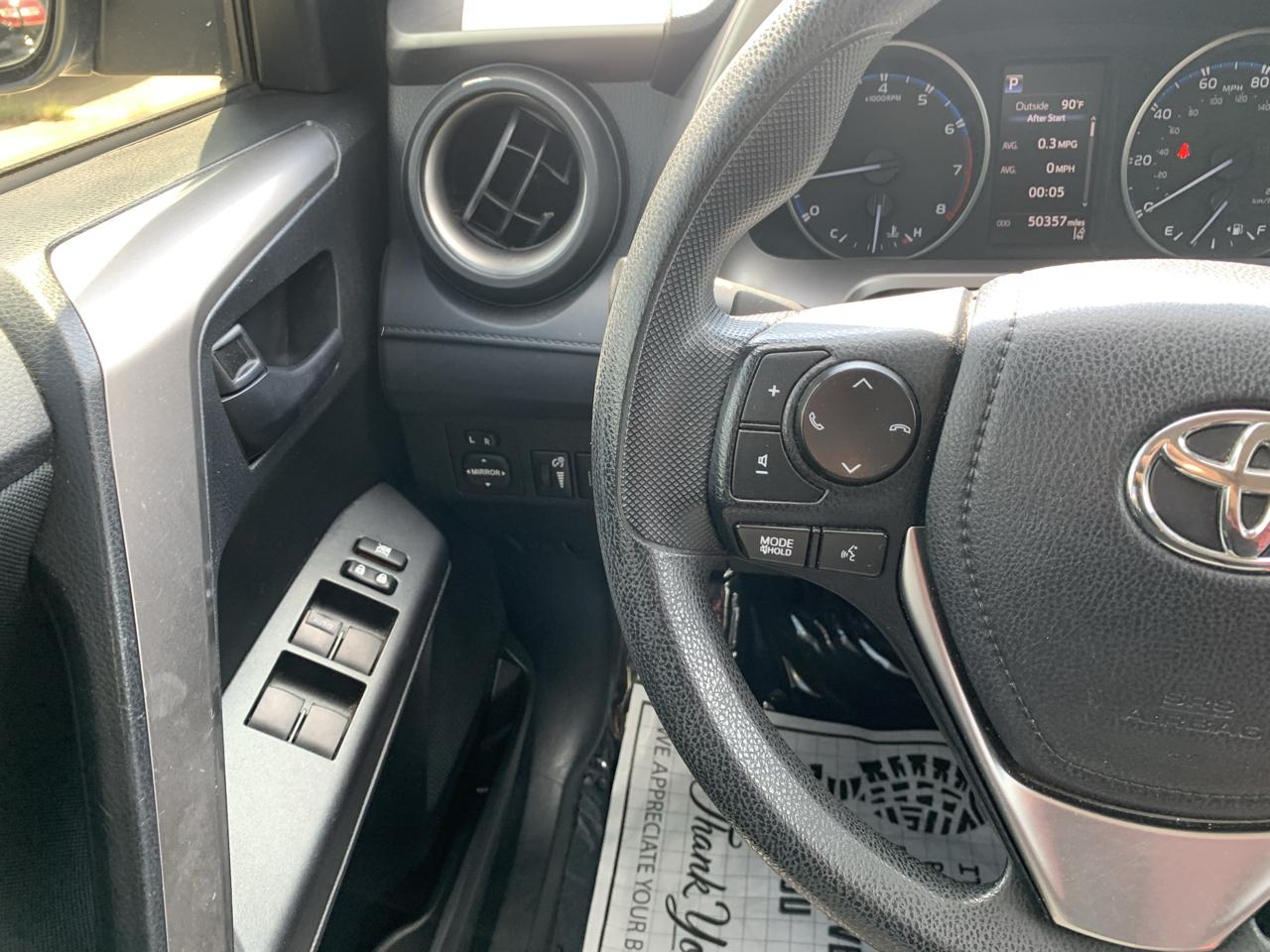 Toyota RAV4 LE FWD 2018