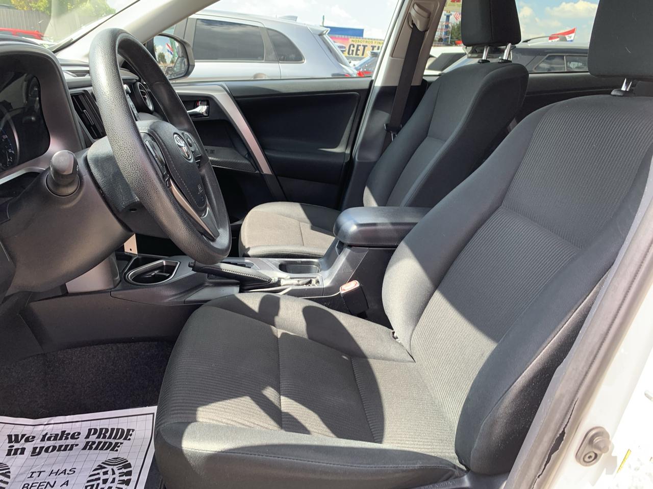 Toyota RAV4 LE FWD 2018