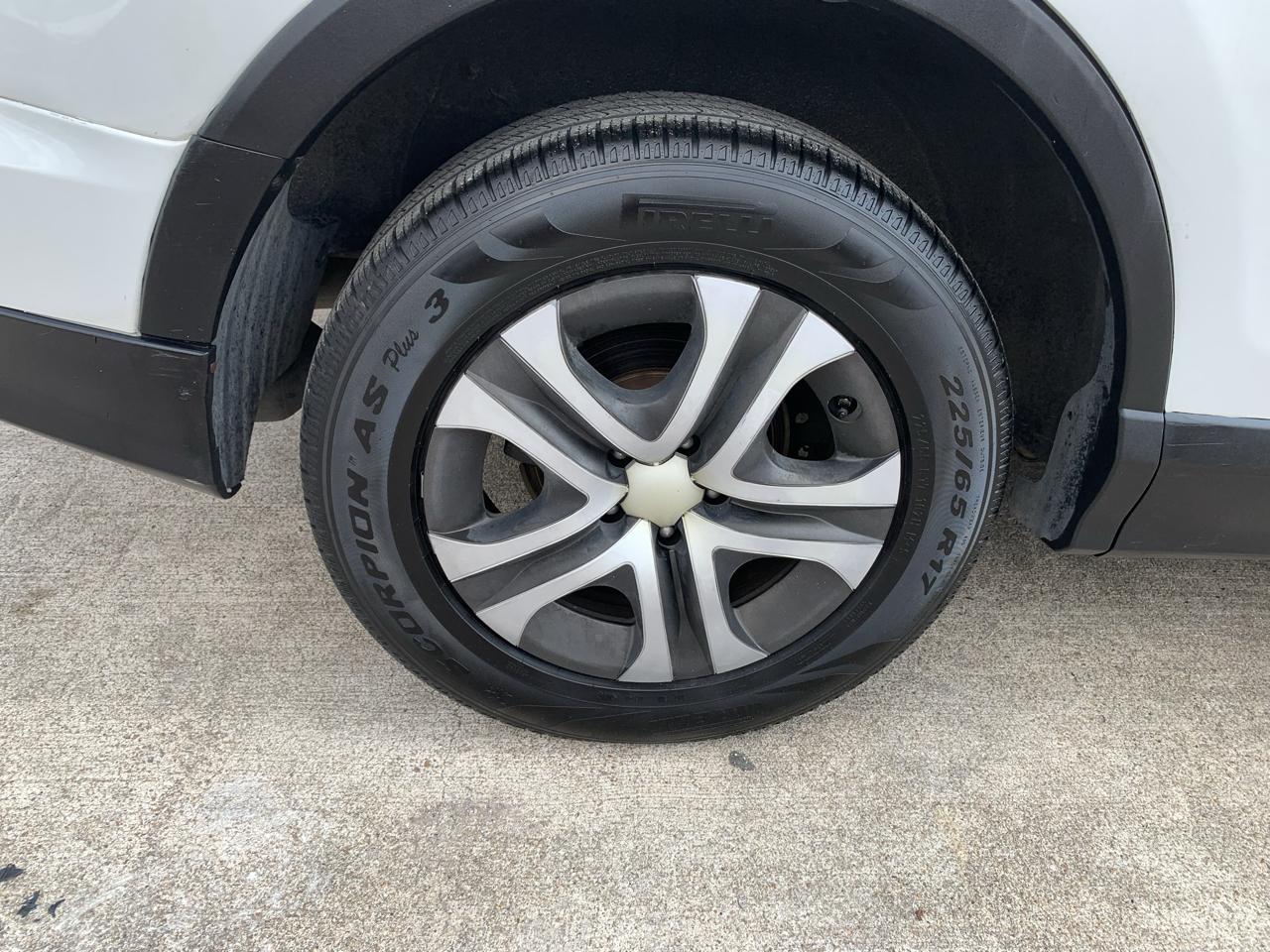 Toyota RAV4 LE FWD 2018