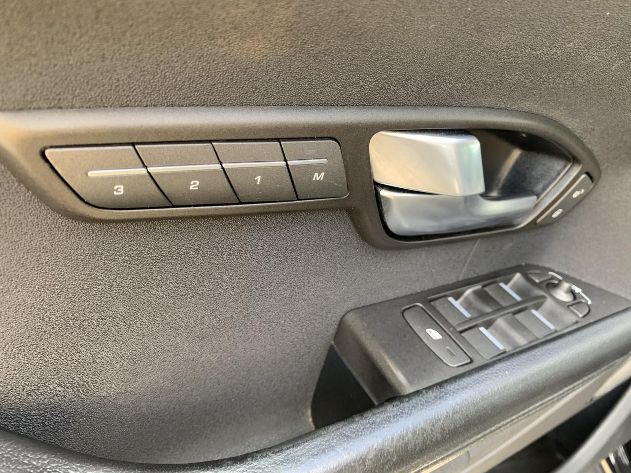 Land Rover Range Rover Evoque Pure Plus 5-Door 2015