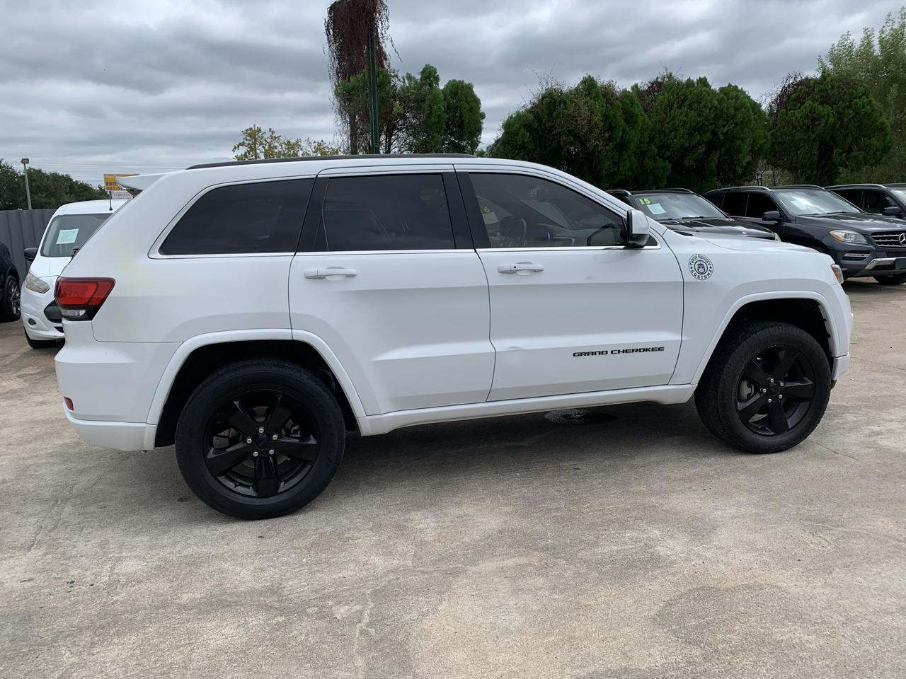 Jeep Grand Cherokee Laredo 4WD 2015