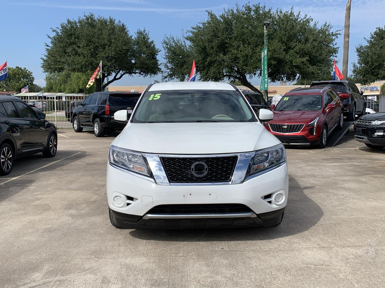 Nissan Pathfinder SV 2WD 2015