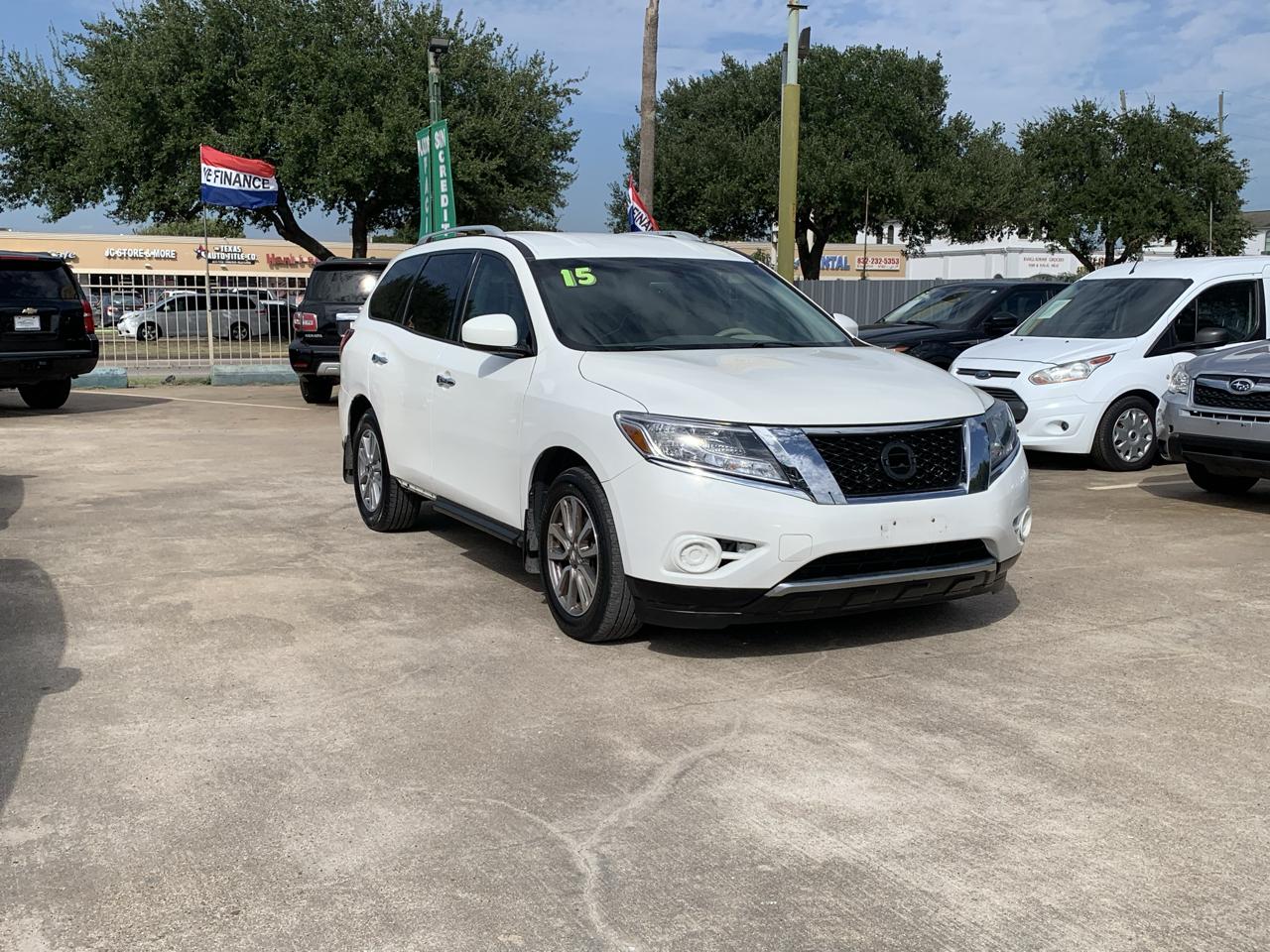 Nissan Pathfinder SV 2WD 2015