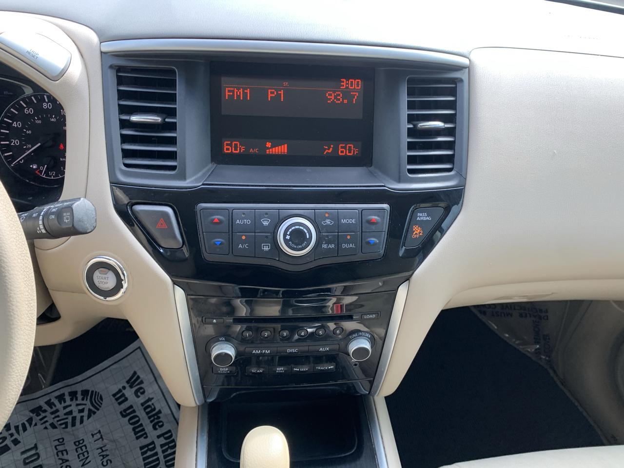 Nissan Pathfinder SV 2WD 2015