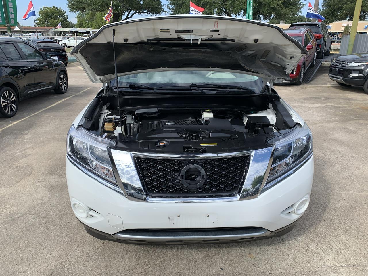 Nissan Pathfinder SV 2WD 2015