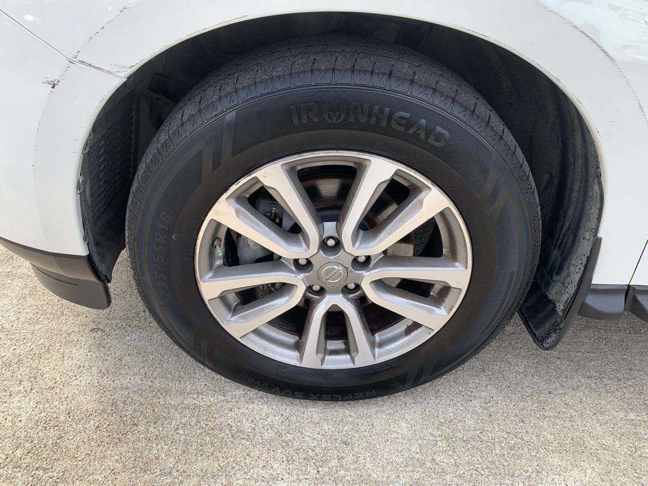 Nissan Pathfinder SV 2WD 2015
