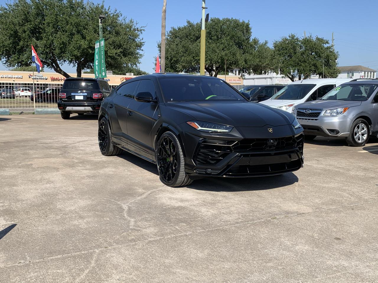 Lamborghini Urus Base 2022