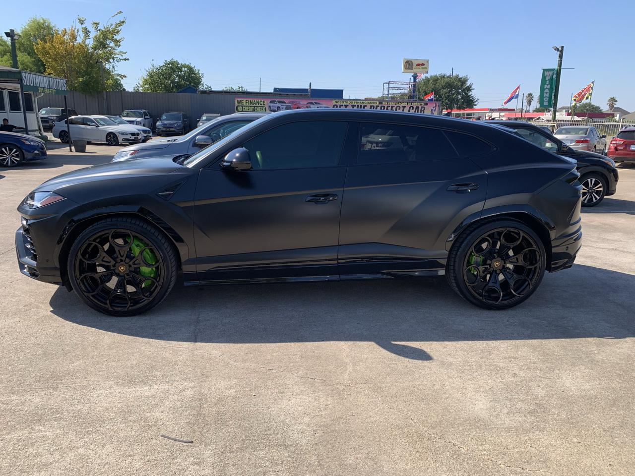 Lamborghini Urus Base 2022