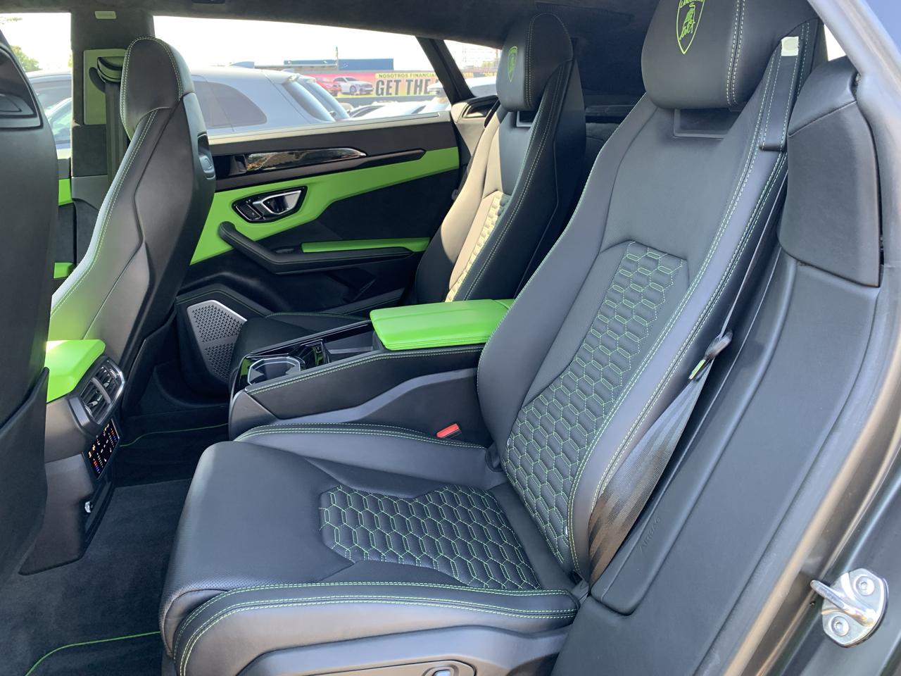 Lamborghini Urus Base 2022